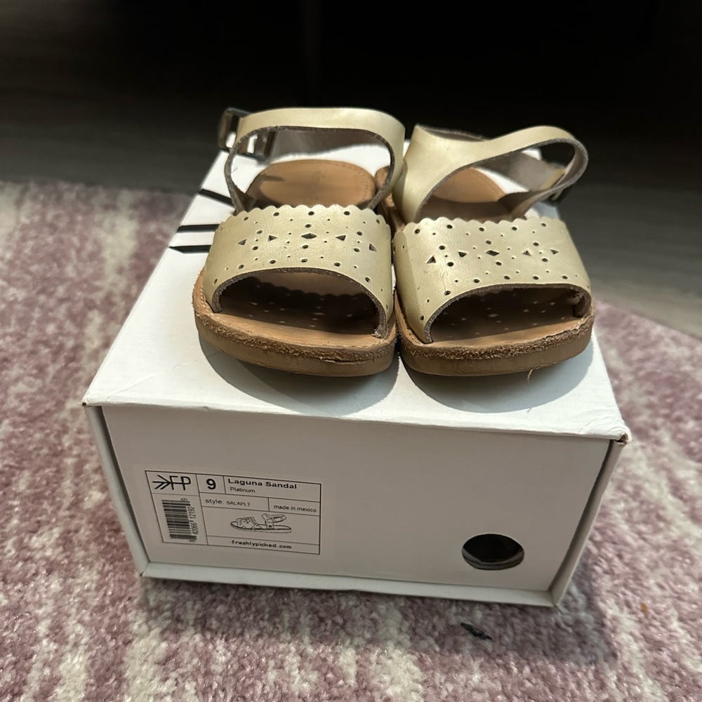 Freshly Picked toddler sandals